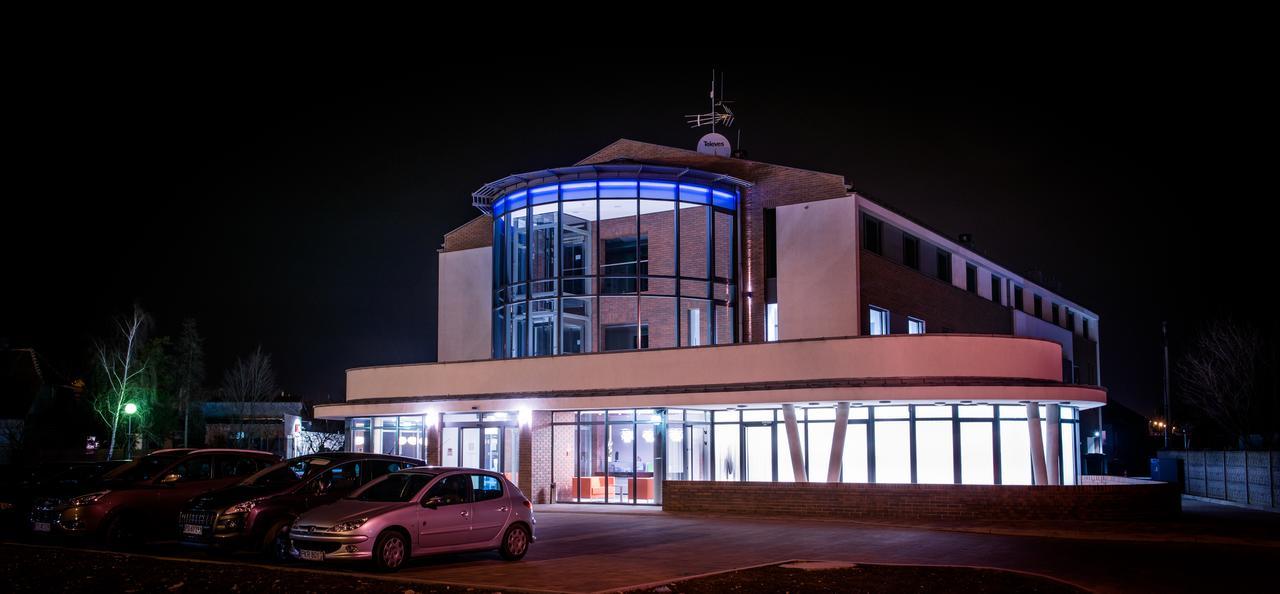 Hotel Kosma Kozmin Kültér fotó