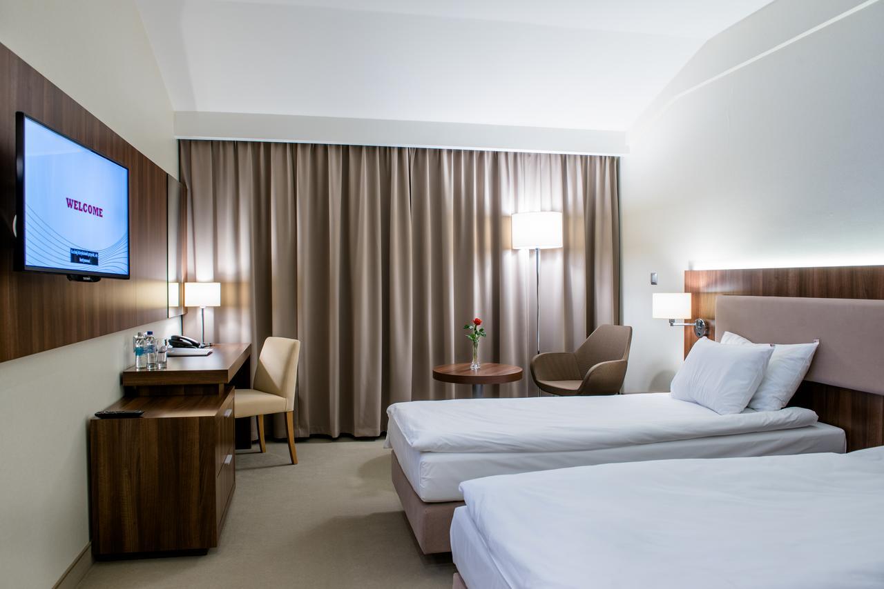 Hotel Kosma Kozmin Kültér fotó