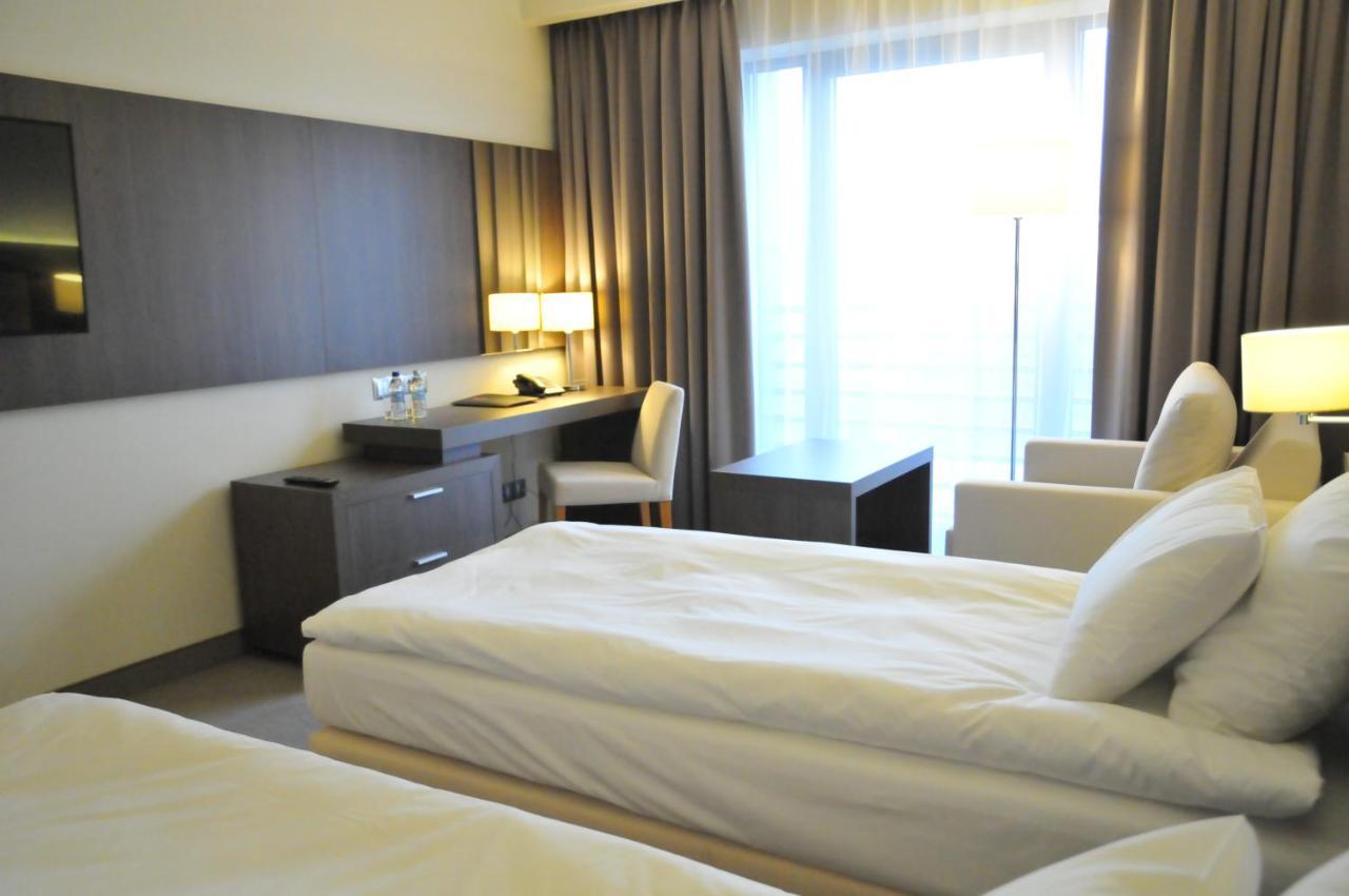 Hotel Kosma Kozmin Kültér fotó