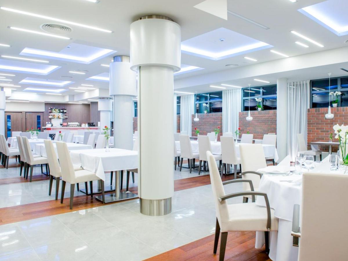 Hotel Kosma Kozmin Kültér fotó