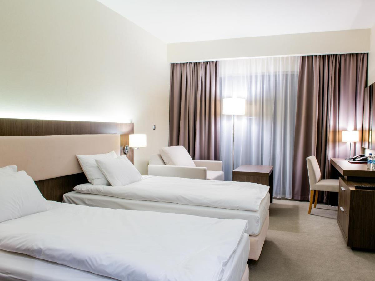Hotel Kosma Kozmin Kültér fotó