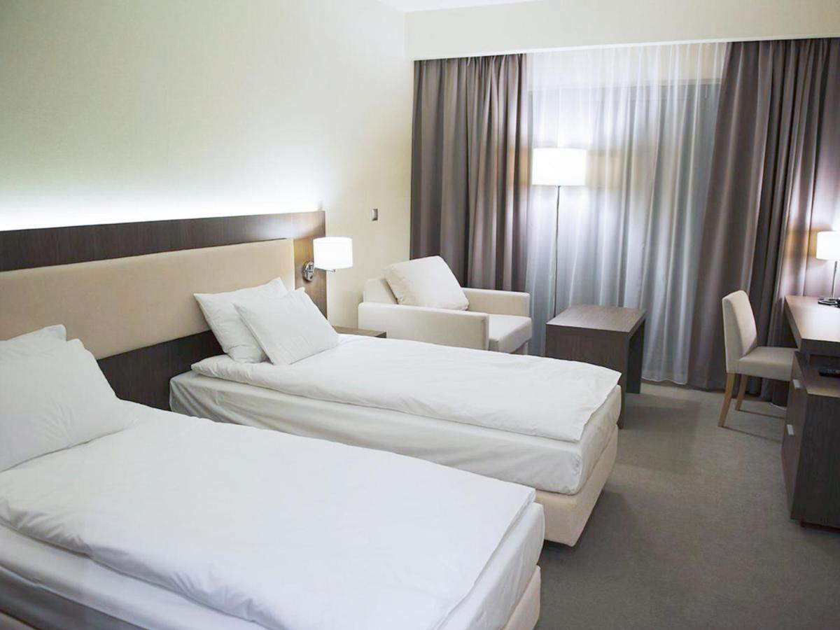 Hotel Kosma Kozmin Kültér fotó
