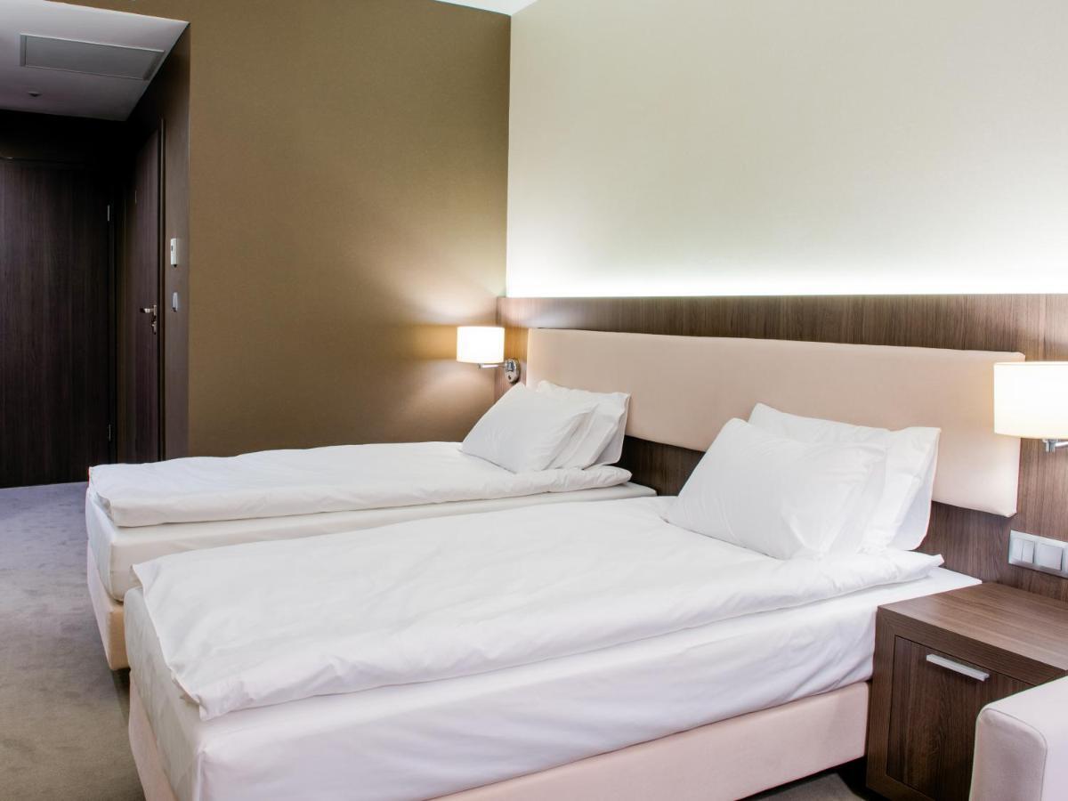 Hotel Kosma Kozmin Kültér fotó